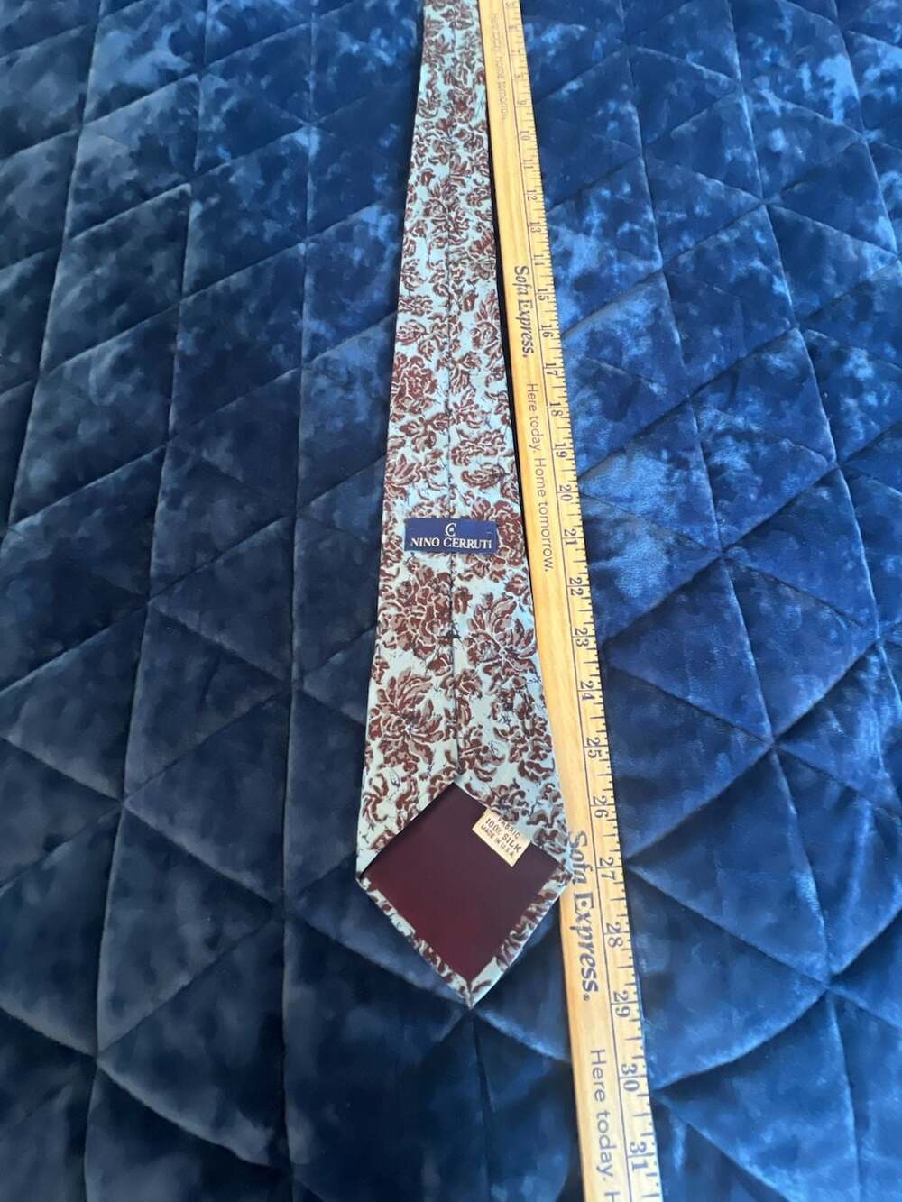 Nino Cerruti Men's Floral Pattern 100% Silk Necktie